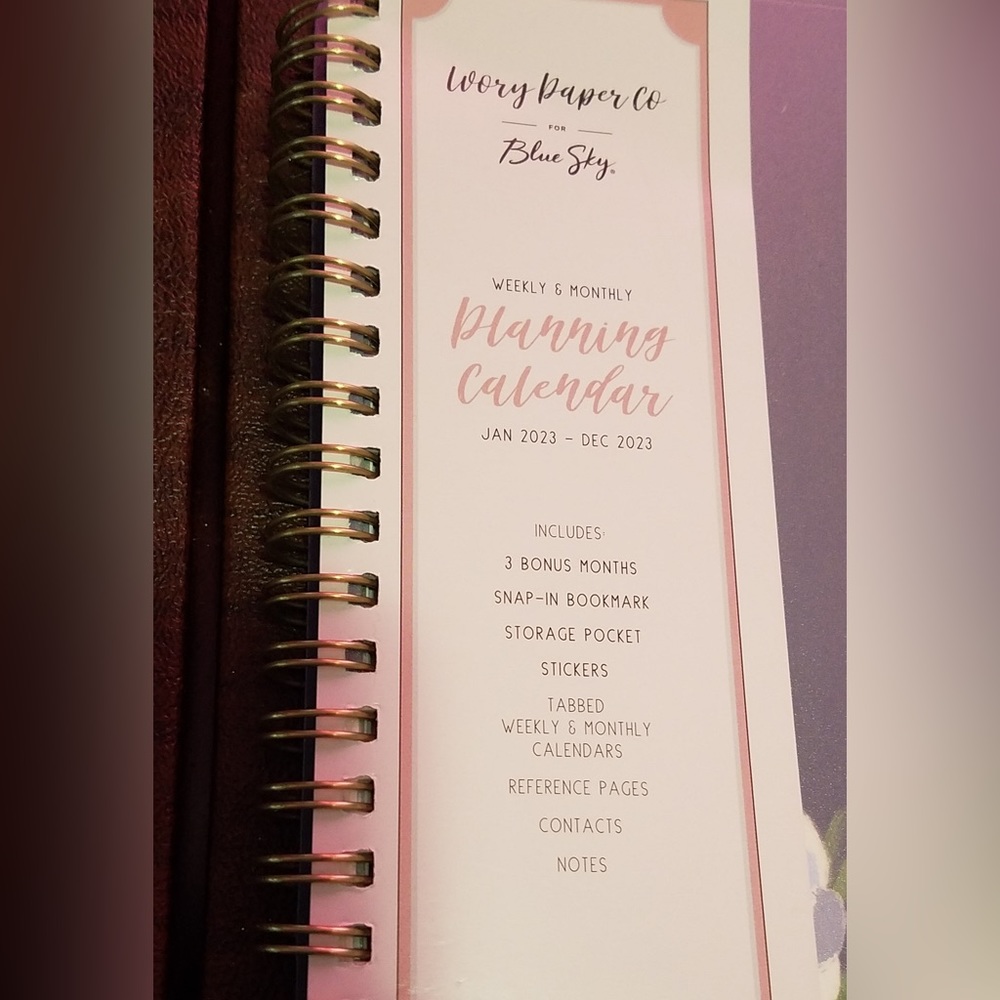 2023 weekly/monthly planner - Picture 2 of 7